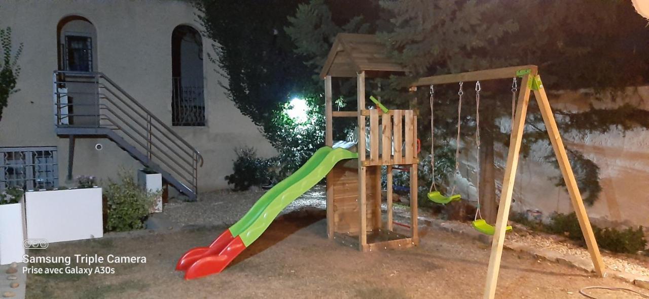 Apartament La Cigale Et La Fourmi Nîmes Zewnętrze zdjęcie